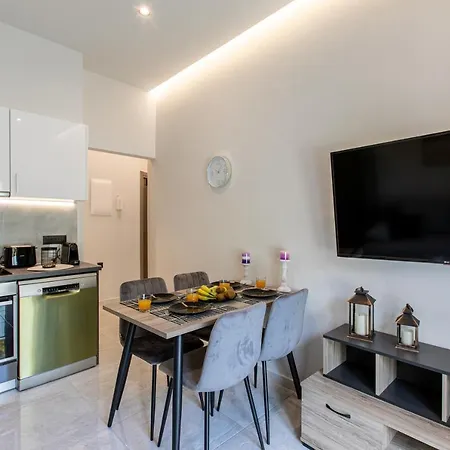 Apartment Neaira Near The